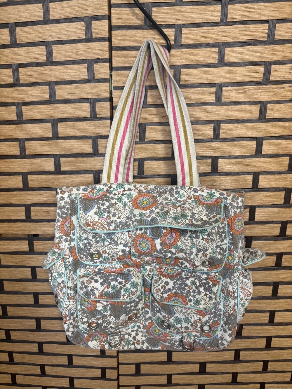 Floral shoulder bag